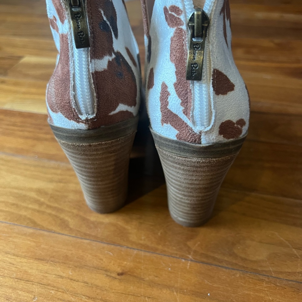 Cowhide Print Booties - Picture 2 of 4